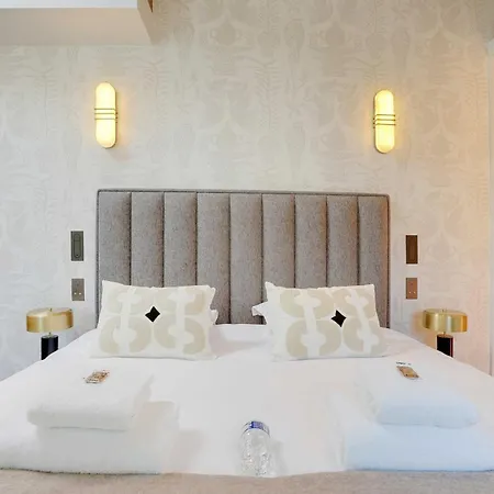 New - 2p - Place-vendome Apartment