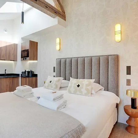 New - 2p - Place-vendome