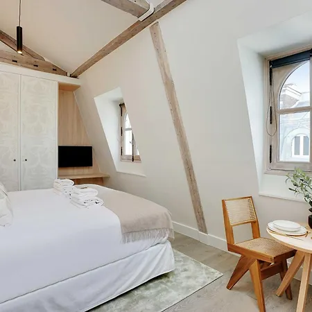 New - 2p - Place-vendome * Paris