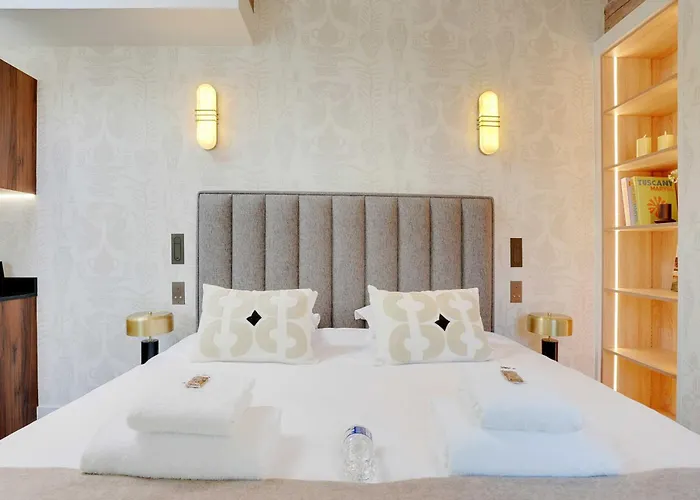 New - 2p - Place-vendome Apartment