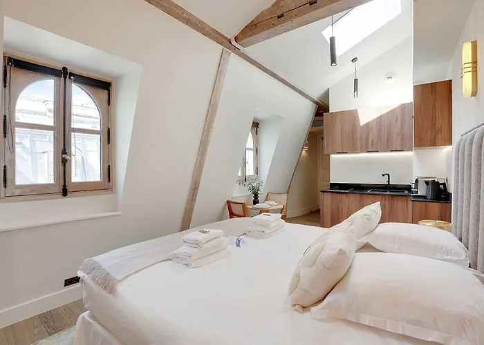 New - 2p - Place-vendome Apartment Paris