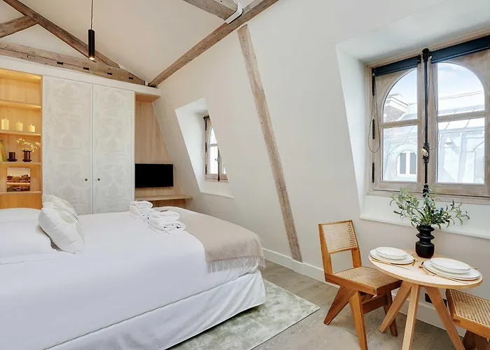 New - 2p - Place-vendome * Paris