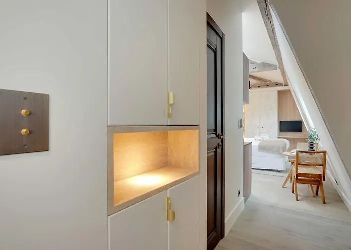 New - 2p - Place-vendome Apartment